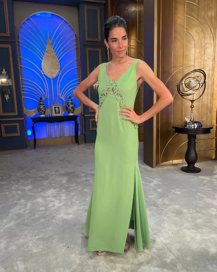 El look verde arveja de Juana Viale.