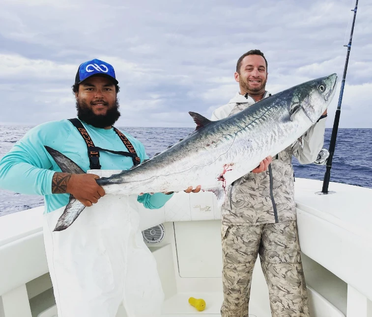 Connor Cruise es fanático de la pesca
