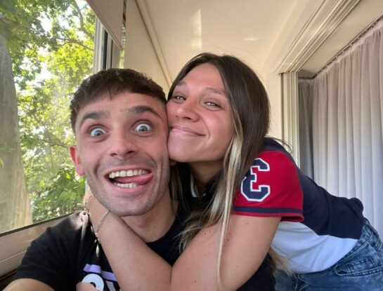 Su novio le preparó un apunte para entender el fenómeno de la Fórmula 1 y la historia se viralizó como un coletazo del efecto Colapinto