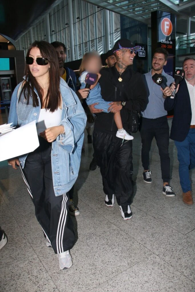 Las fotos de Wanda Nara y L-Gante rumbo a su primer viaje romántico