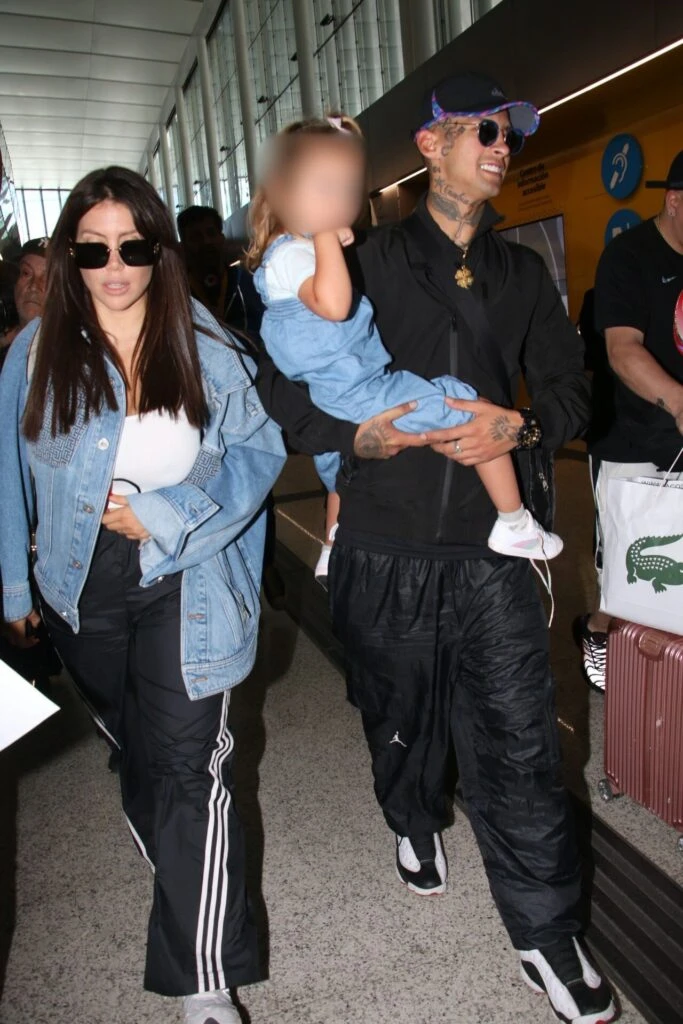 Las fotos de Wanda Nara y L-Gante rumbo a su primer viaje romántico