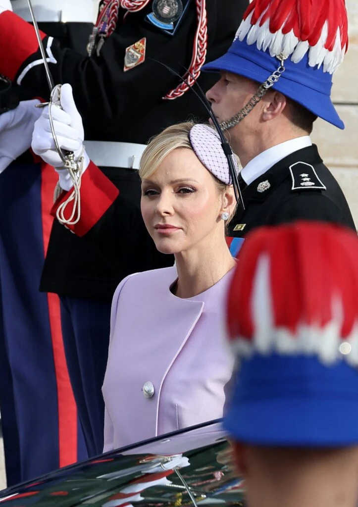 Charlène optó por un look moderno y sofisticado para el Día Nacional de Mónaco