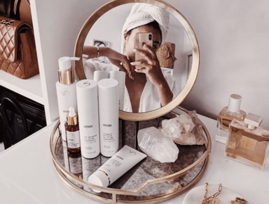 Cosméticos para llevar de viaje: la tendencia que simplifica todo