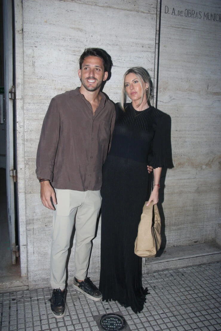 Magdalena, la hermana menor de Milagros, y su pareja.