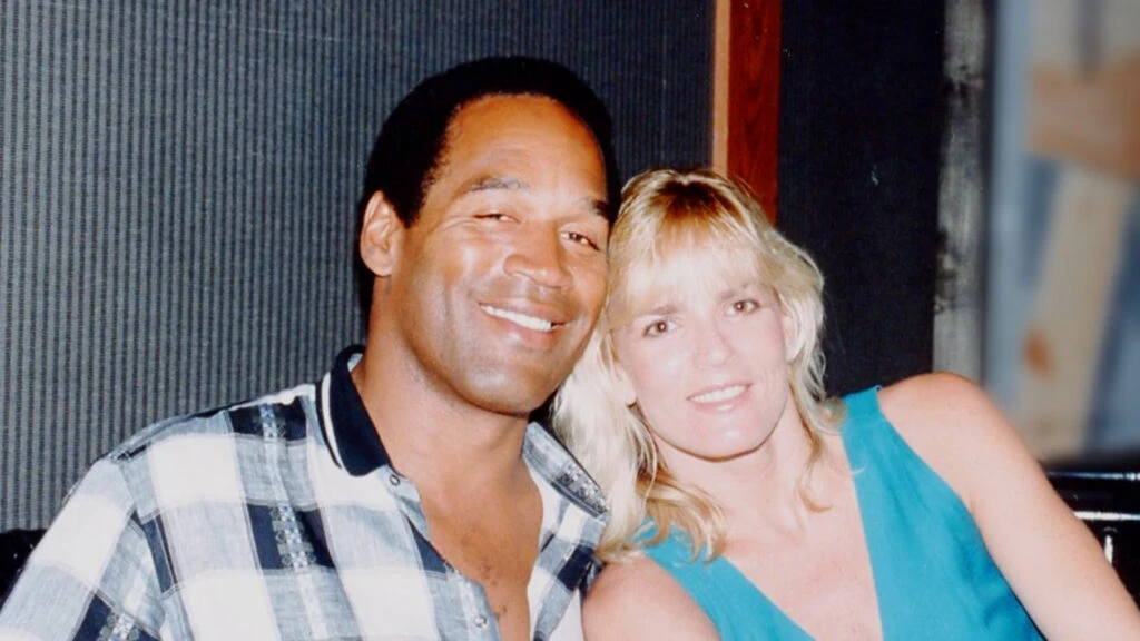 O.J. Simpson y Nicole Brown: el ex deportista y actor fue juzgado por asesinarla.