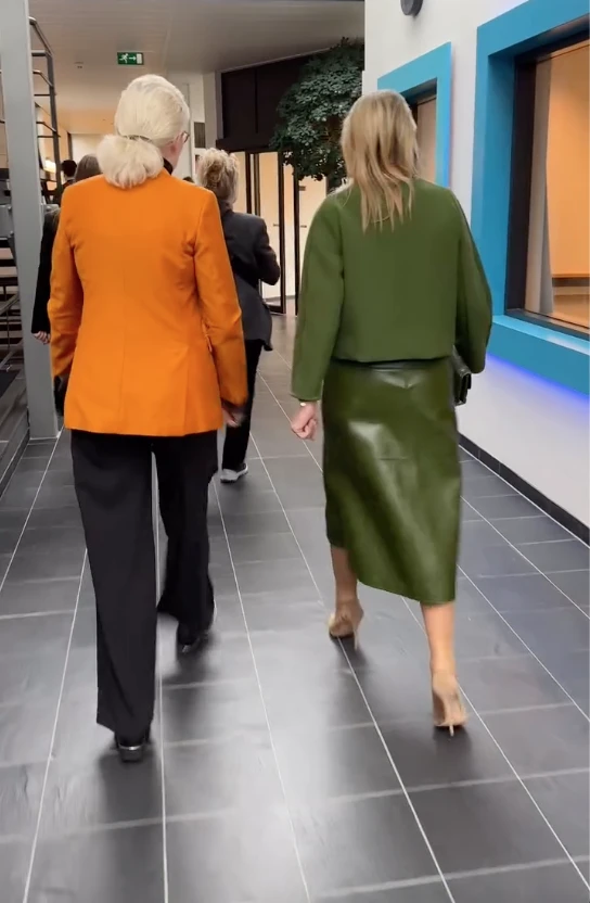 Máxima marcó tendencia con un look casual chic y ecológico