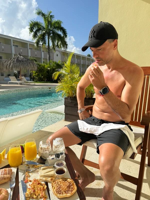 Las fotos de las vacaciones del Chino Leunis y su pareja, Maca Martínez Picabea, en Punta Cana