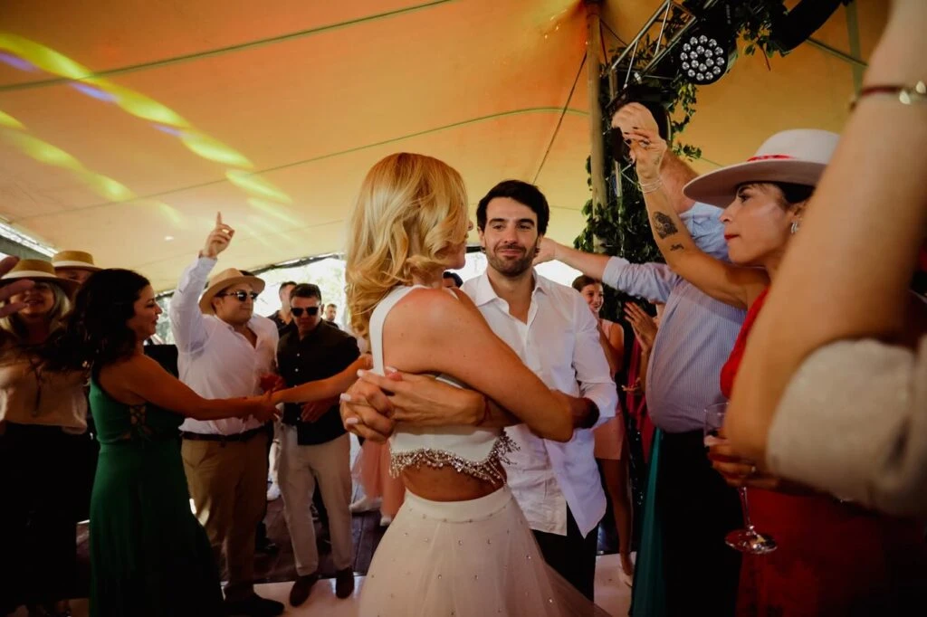 Nicole Neumann y Manu Urcera cumplen un año de casados