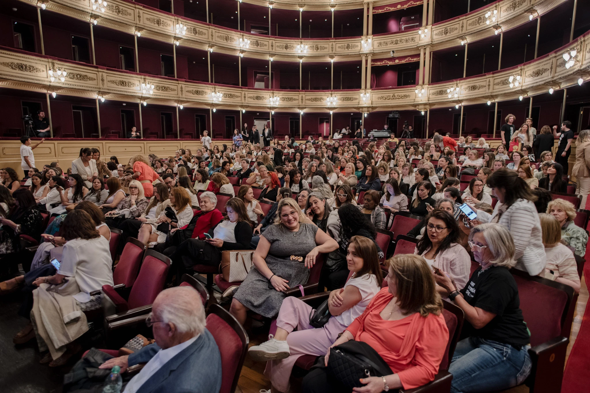la cantautora Vicky Rippa que deleitó con dos temas de su último disco