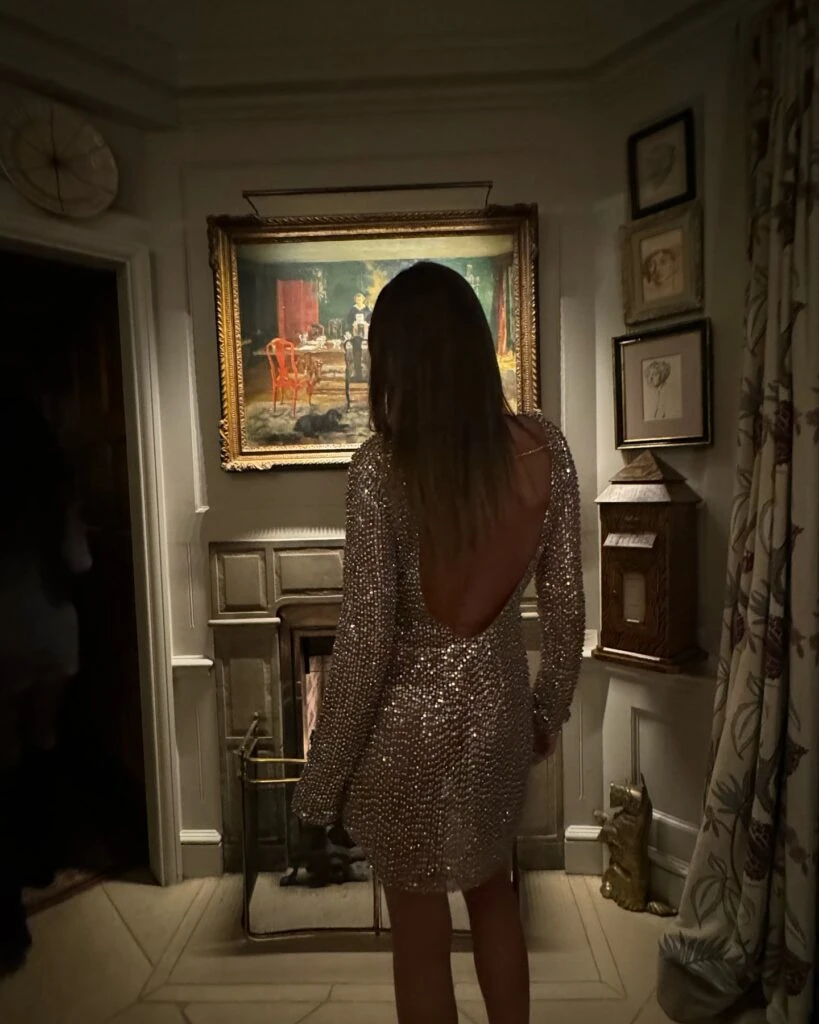 Pampita llevó un look de noche con una impronta muy Carrie Bradshaw  