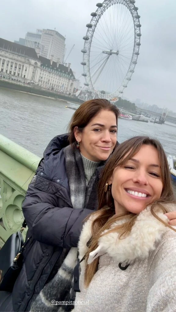 Pampita recorrió Londres con un lujoso look anti frío