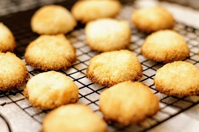 La receta de las galletitas de queso, limón y coco