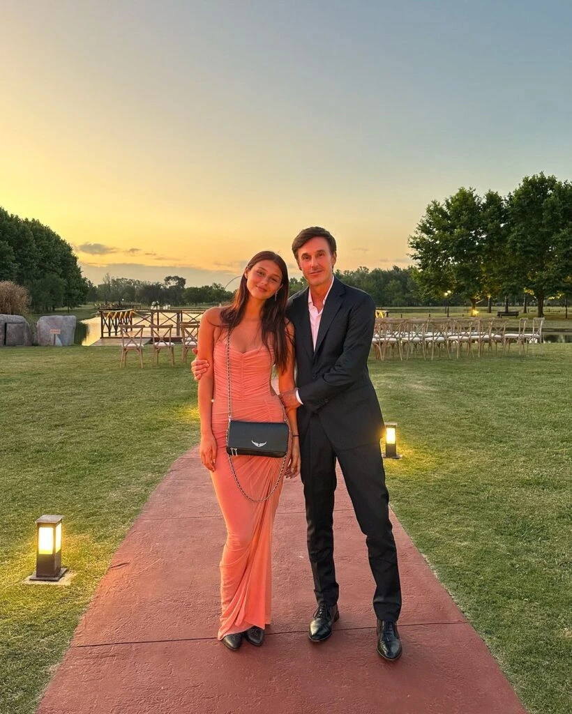 Roberto García Moritán fue a un casamiento con su hija como acompañante