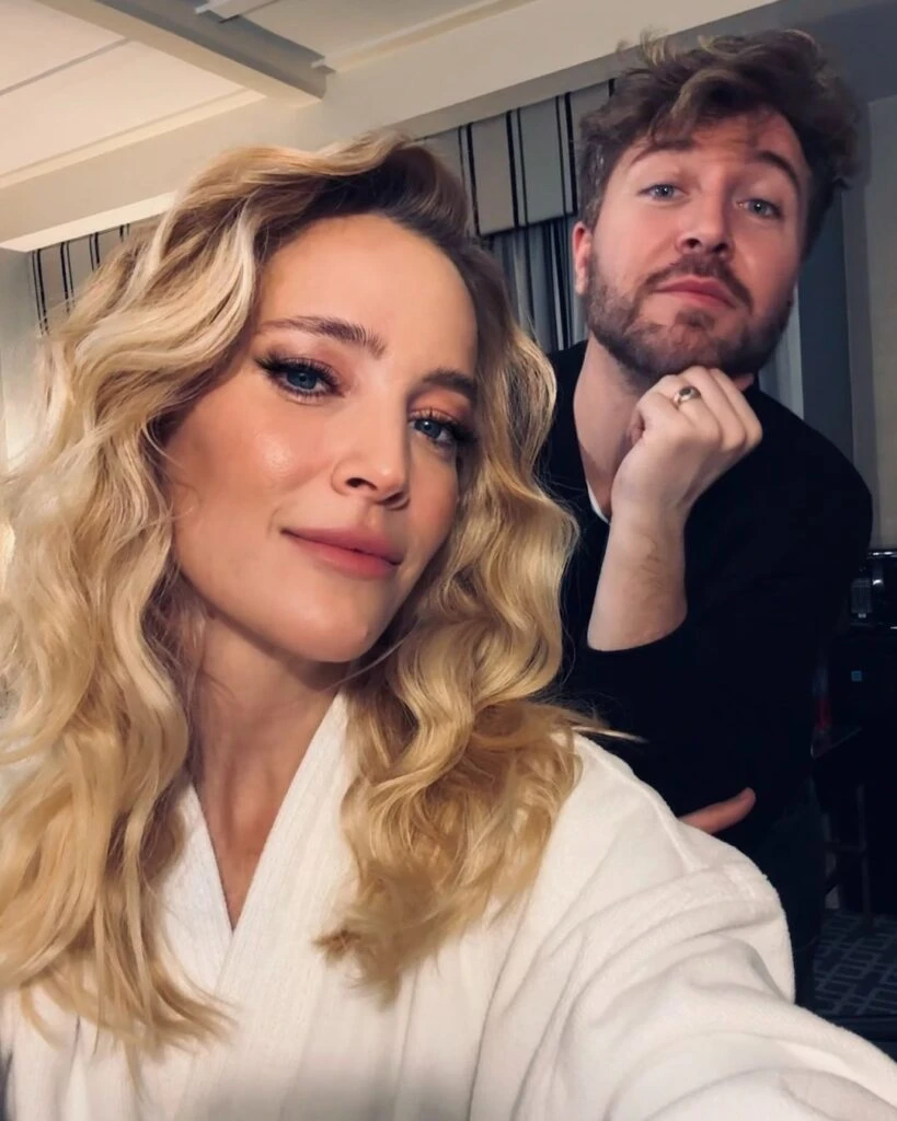 El look total red de Luisana Lopilato