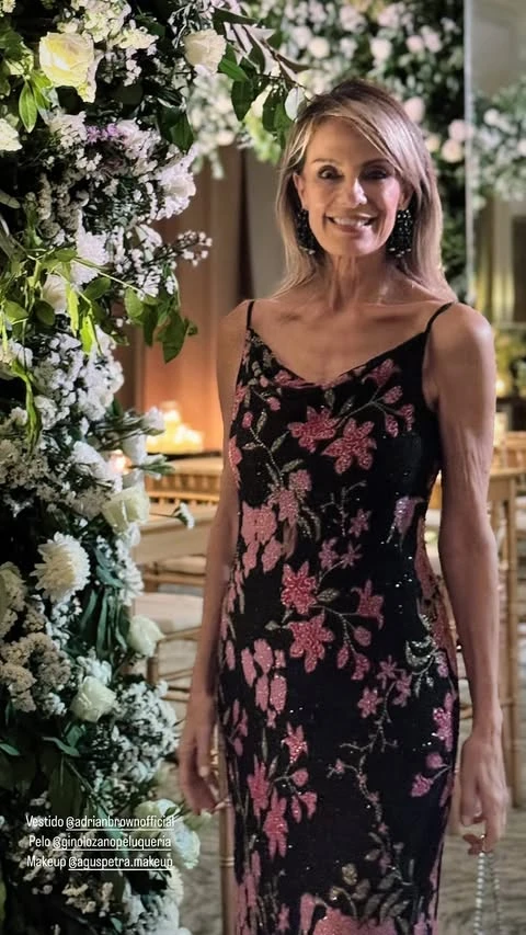 El look floral de Nequi Galotti