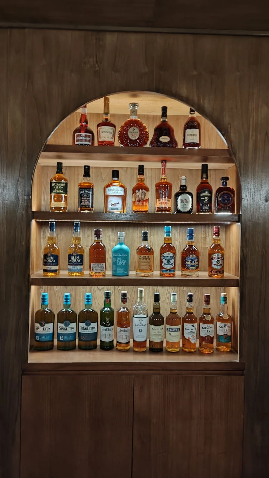 Un bar de tragos en el subsuelo de Adolfo Bioy Casares 2009. 