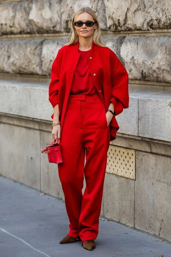 El rojo es uno de los colores del año