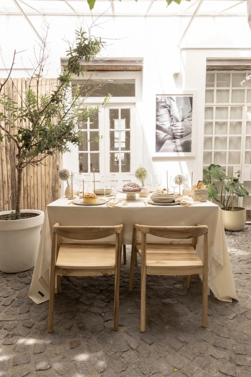Sobre "la mesa de la abuela", una puesta en escena basada en el color visón, sus significados y emociones. 
