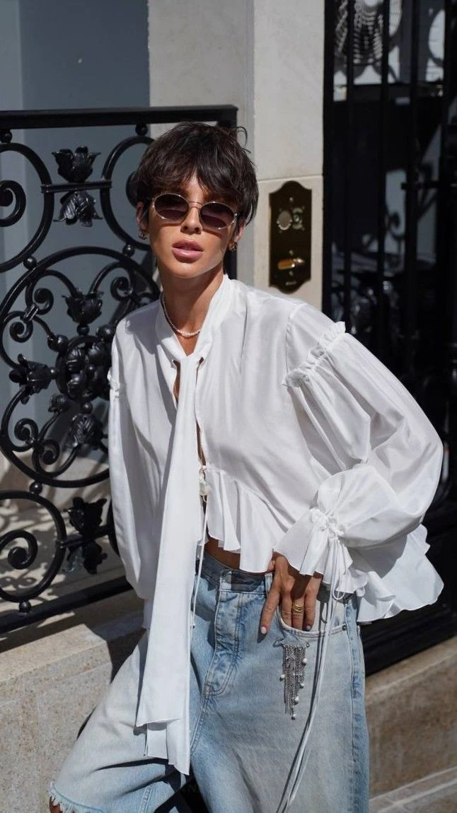 7 looks con blusas románticas para una semana primaveral