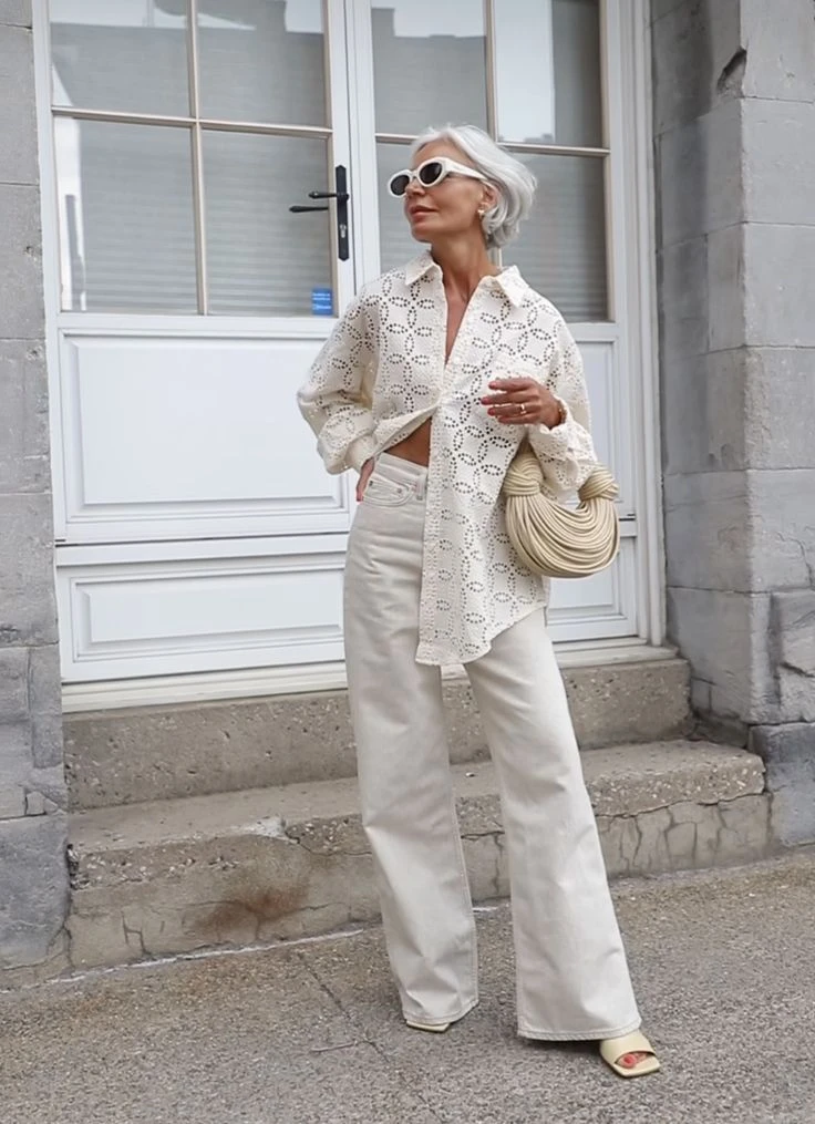 7 looks con blusas románticas para una semana primaveral