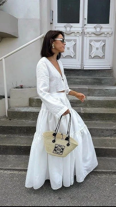 Guía de estilo: 7 looks románticos para despedir el 2025