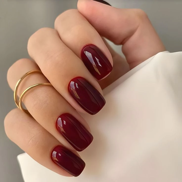 Nail art navideño: los colores que son tendencia para las uñas en estas fiestas