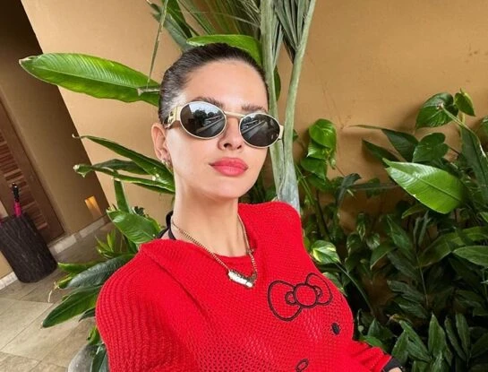 La China Suárez y su look fashionista: llevó un vestido tejido de tendencia cartooncore