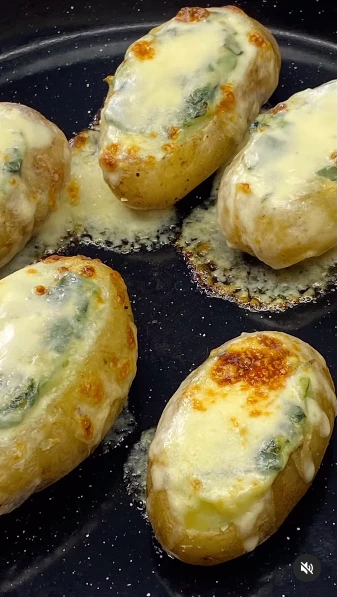 Papas rellenas con crema de espinaca