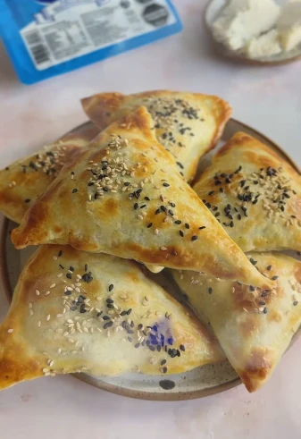 Triangulitos de queso azul