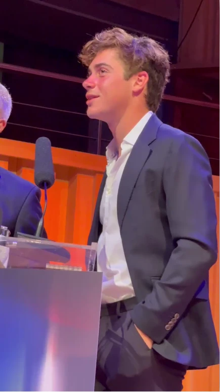 Franco Colapinto recibió el Olimpia de Plata