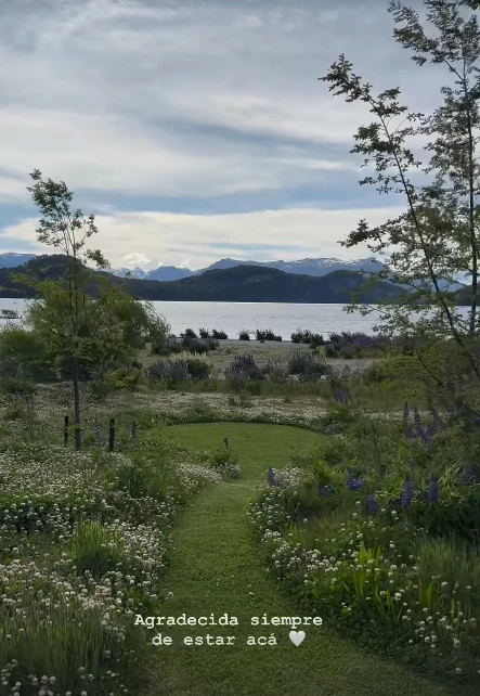 Jardín de Juliana Awada en Villa La Angostura