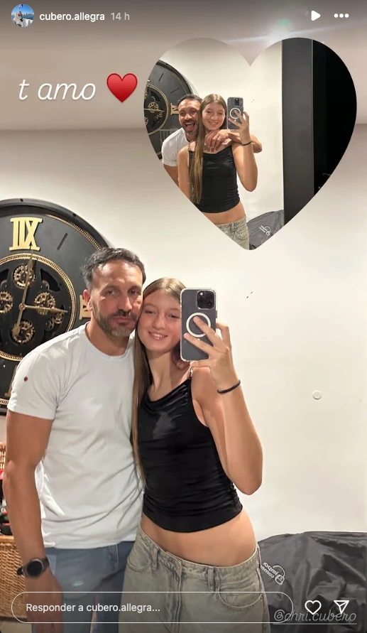 Allegra se sacó fotos con su tío Christian Cubero.