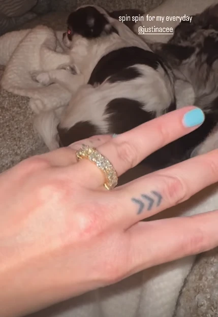 Tallulah compartió la foto del anillo de compromiso