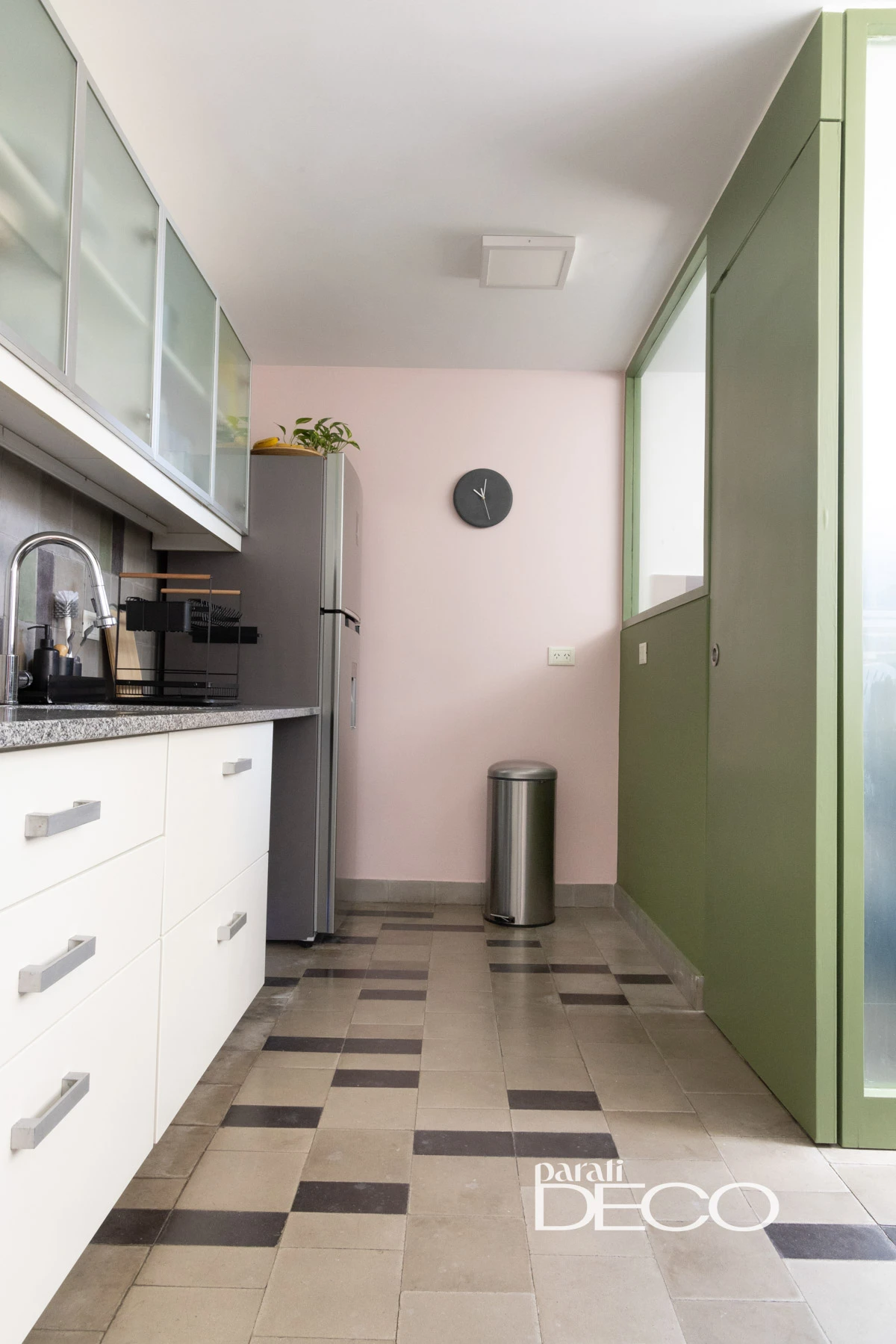 La cocina, un desafío deco y una misión (cumplida), gracias al color y la pintura. 