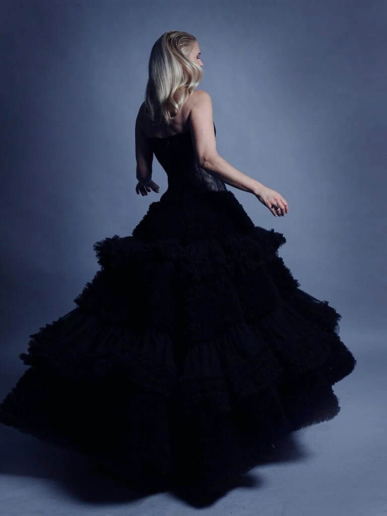 Valeria Mazza y su look de Javier Saiach para la gala de los Martin Fierro