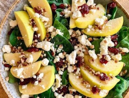 Cómo preparar una buena ensalada Waldorf: la receta ideal para tu mesa navideña