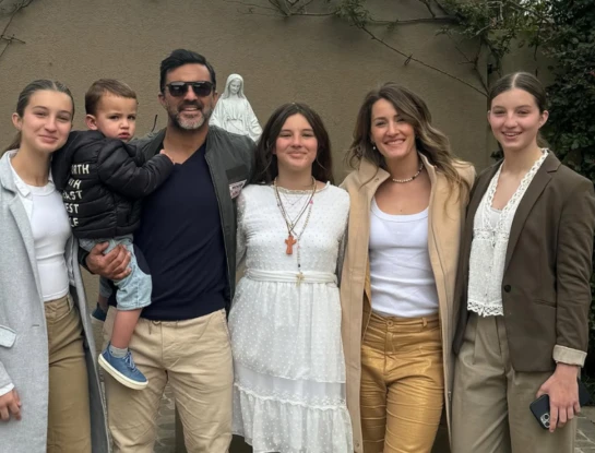 Fabián Cubero, emocionado por el logro  de su hija, Sienna