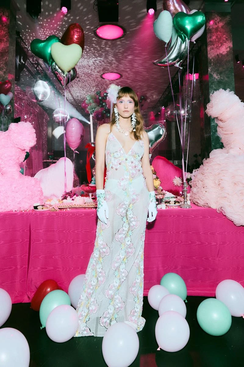 Romance Wes Born primavera 2025