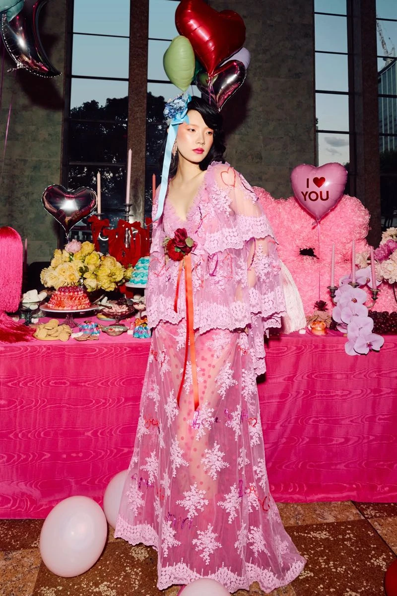 Romance Wes Born primavera 2025