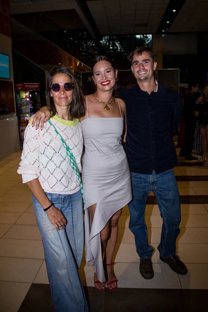 Manu con Juana y Matías Viale