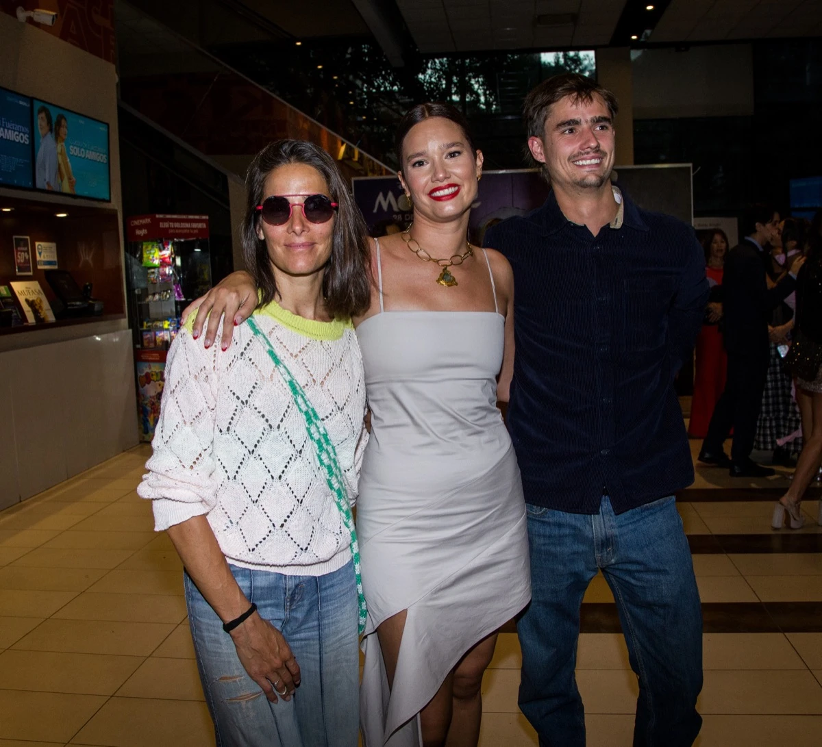 Manu con Juana y Matías Viale