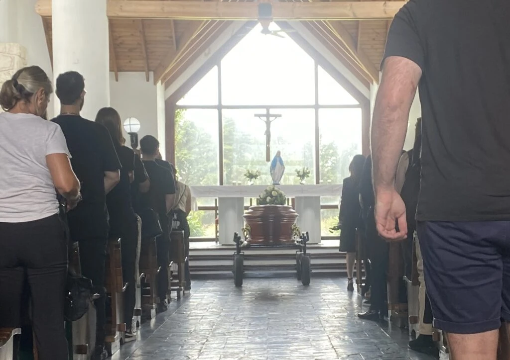 Antes del entierro de Lanata se llevó a cabo un responso en el Jardín de Paz