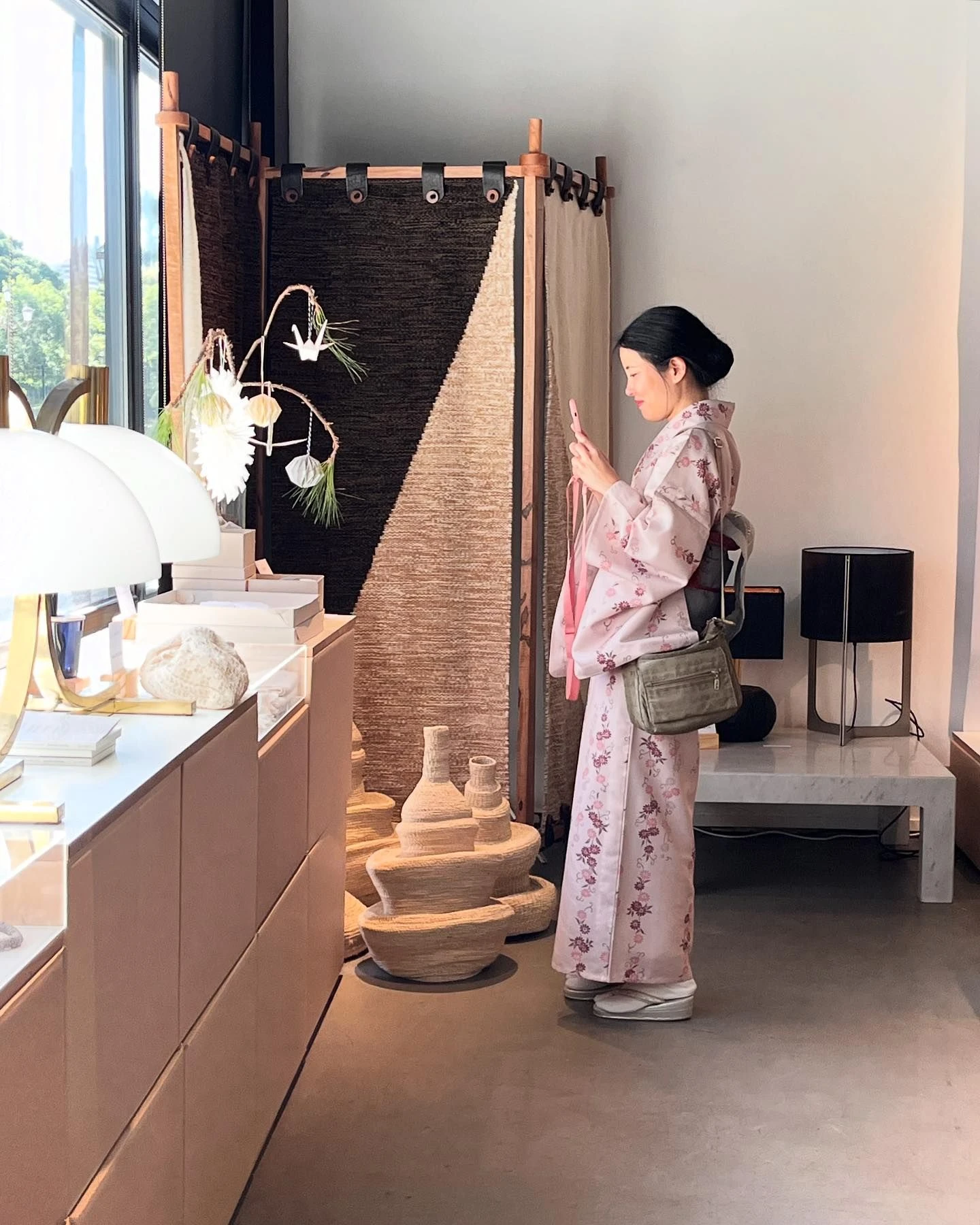 Malena Higashi ofreció una ceremonia del té en la apertura de Constelación. 