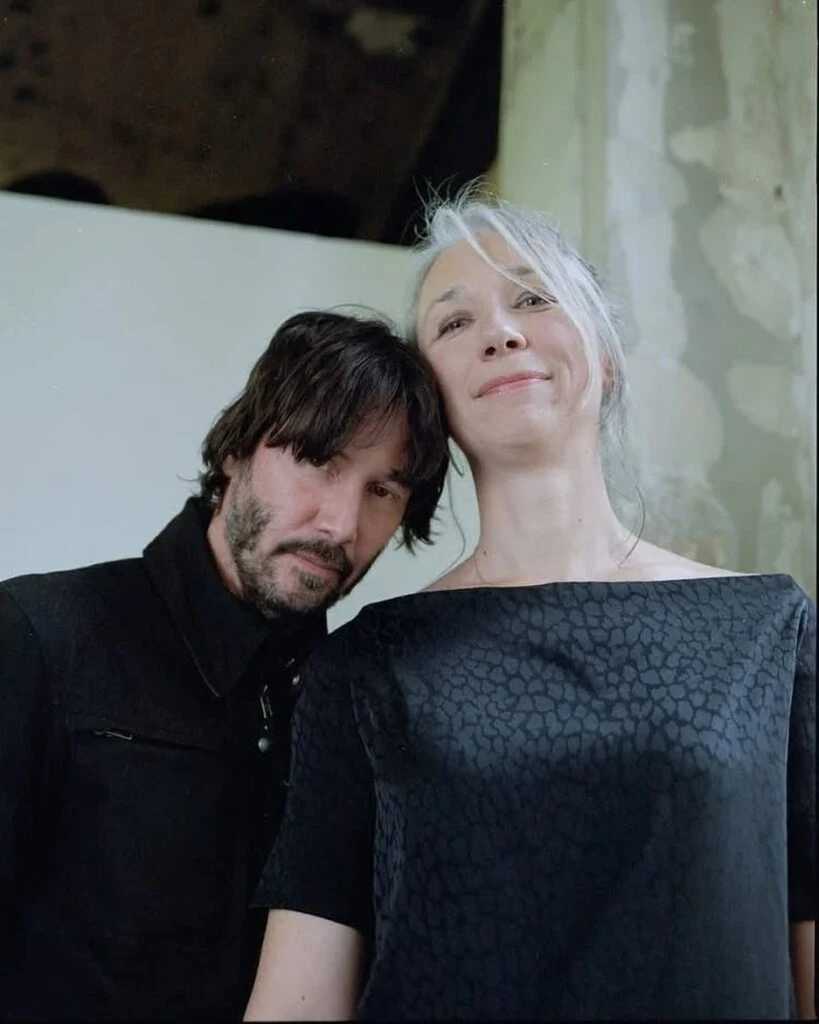 La pareja de Keanu Reeves es Alexandra Grant, una escritora. Se conocieron en 2021, pero hicieron pública su relación años después. 