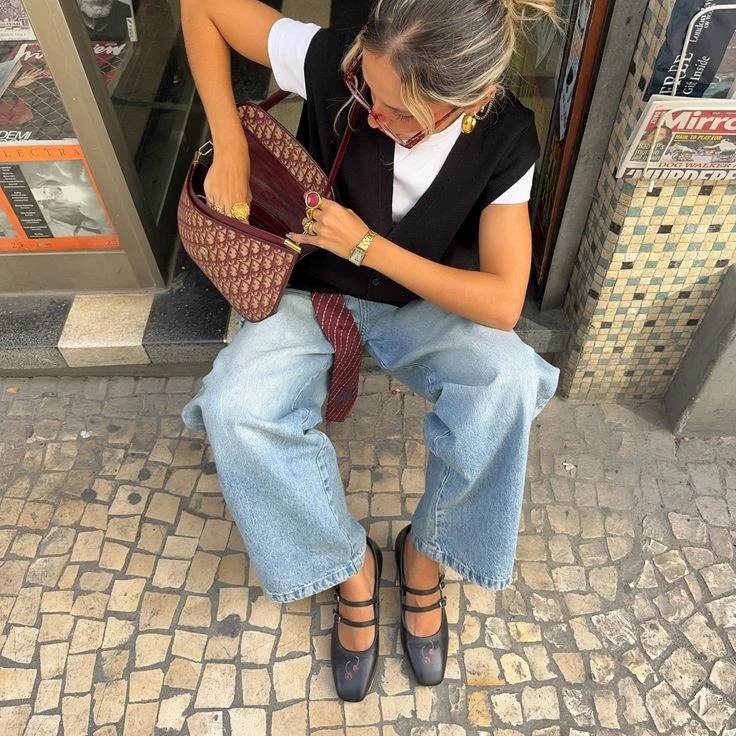 Looks del street style con los zapatos trendy que llevó María Becerra