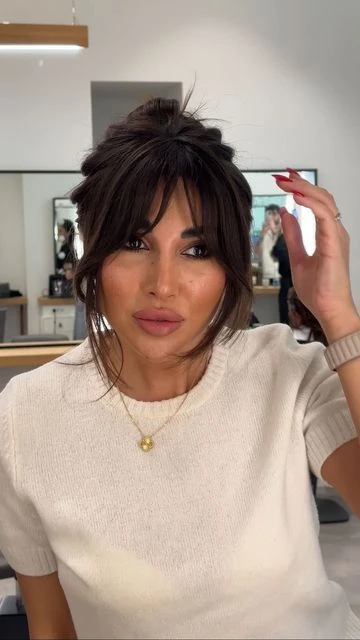 Mall bang, el flequillo inspirado en los '90 es tendencia: así se lleva ahora