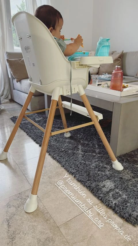 Nicole Neumann mostró las fotos de la primera comida de Cruz Urcera, su bebé de seis meses