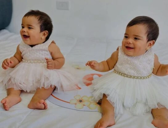 El divertido festejo por los 10 meses de las hijas de Daniela Celis y Thiago Medina