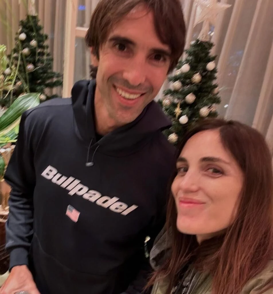 Cata de Elía y pareja