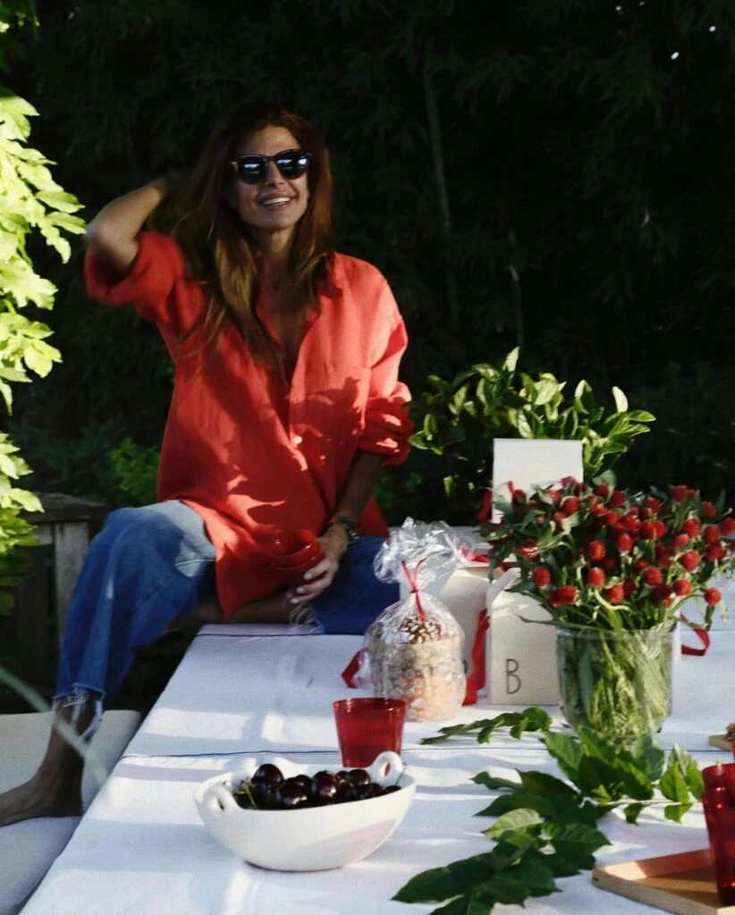 Juliana Awada y su look en color rojo